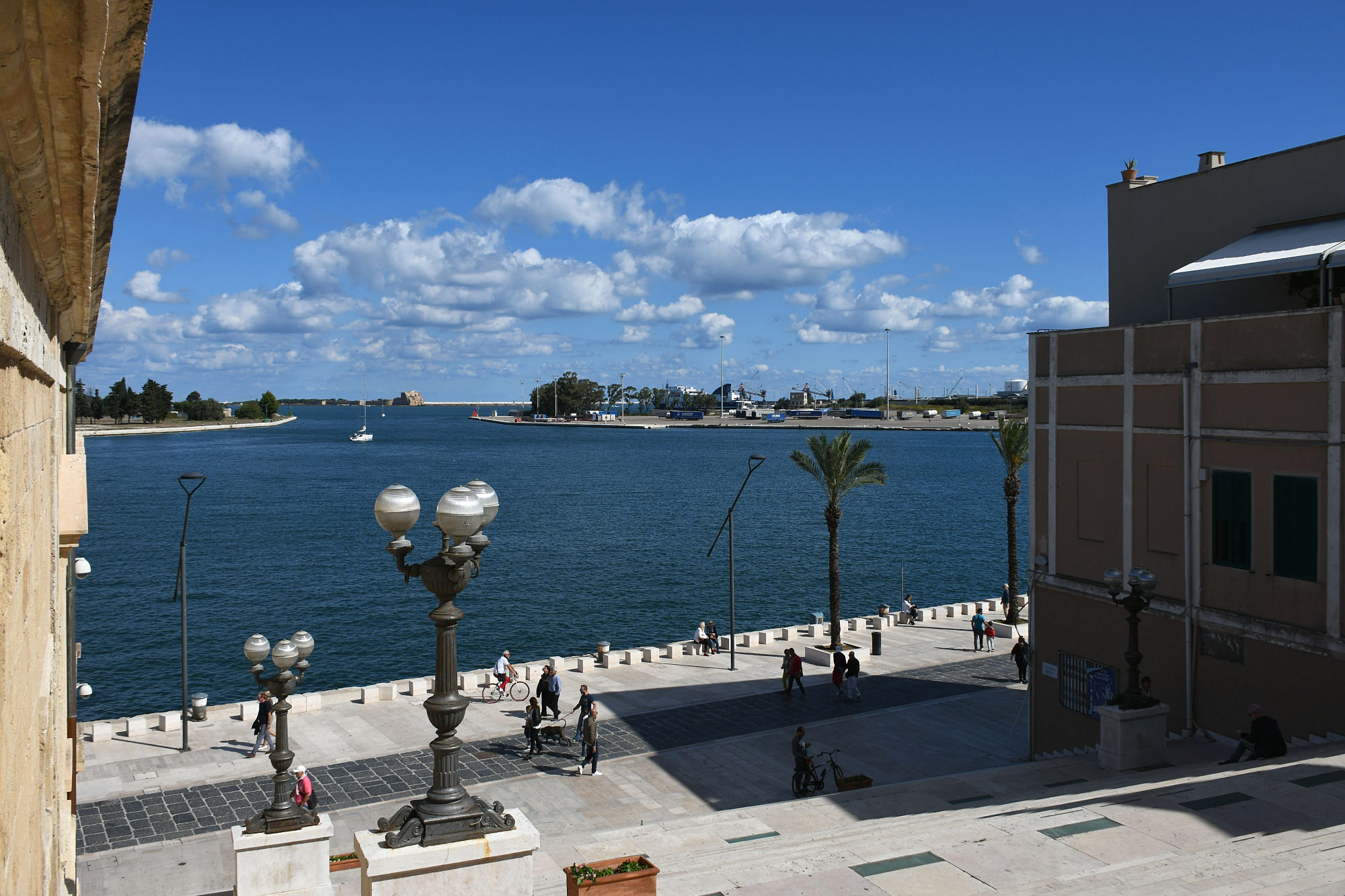 Brindisi (Photo license: CC BY 2.0)
